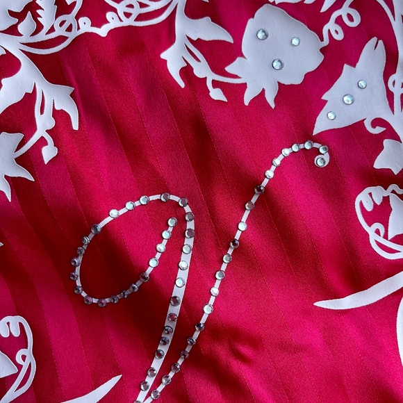 L VS VICTORIA'S SECRET Satin & Rhinestone /Crystal Button Red 2 pc PJ Set - Picture 8 of 11